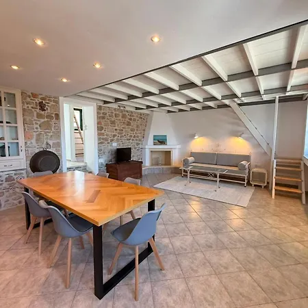 فيلة Casa Milos Alonissos